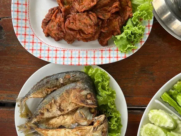 ปลาทูและทอดมัน